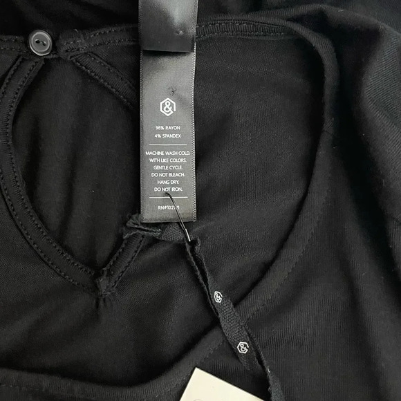 Agnes & Dora | Bell Sleeve Tunic Top Split Sleeve Keyhole Back - Picture 8 of 9